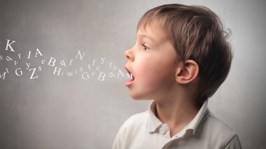 Забавни начини за насърчаване на говорните умения на децата