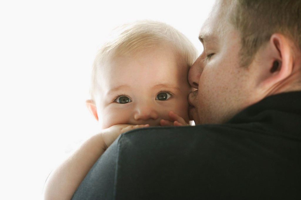 Татковците също могат да обичат нежно