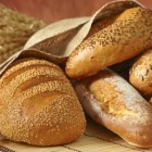 Домашен пролетен хляб със семена и коприва за здраве и тонус