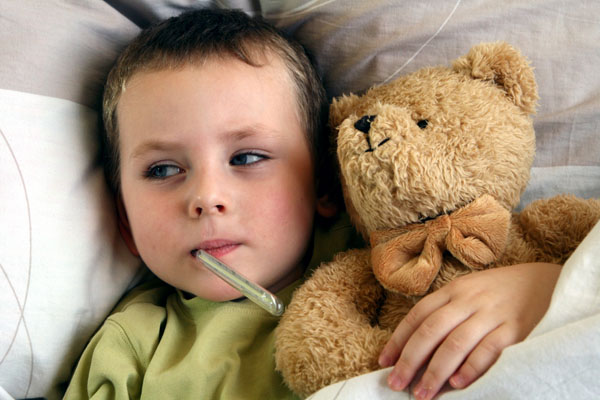 Повишена телесна температура при деца: кога да повикаме лекар