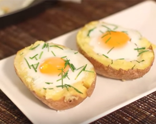 Двойно запечени картофи с яйце (видео)