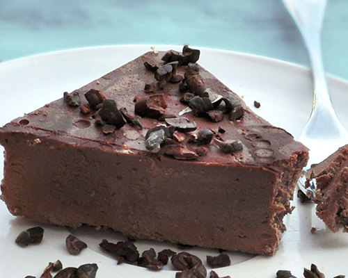 Сурова шоколадова торта – пир по време на пости!