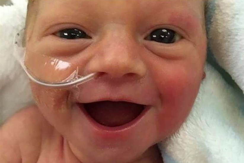 Усмивката на едно 5-дневно бебе – надежда за много родители