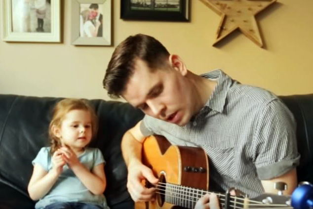 Видео на седмицата: Да пееш с татко You’ve Got a Friend In Me