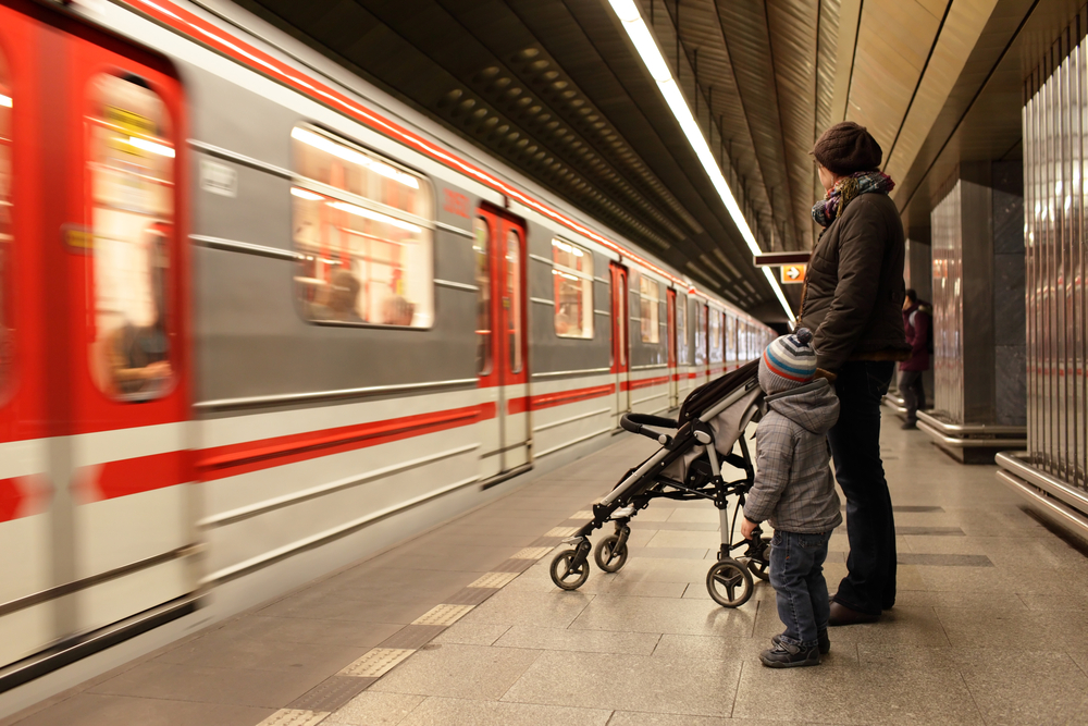 Правата ми: В градския транспорт с дете