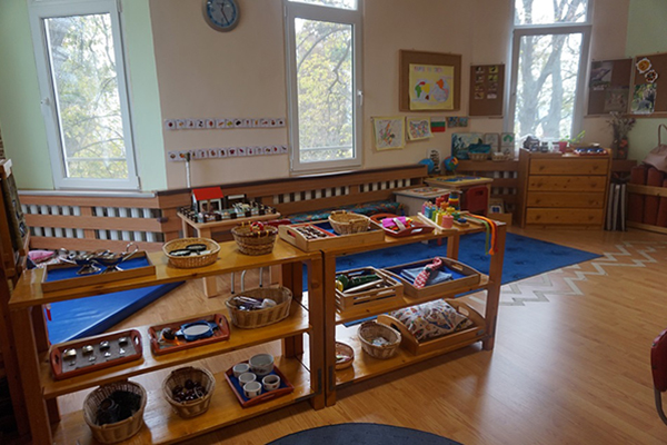 Монтесори Къща в Карин дом обявява полудневен прием на деца от 2 до 5 години