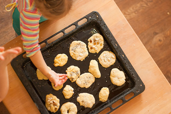 33 супер лесни стъпки за печене на домашни бисквитки с децата