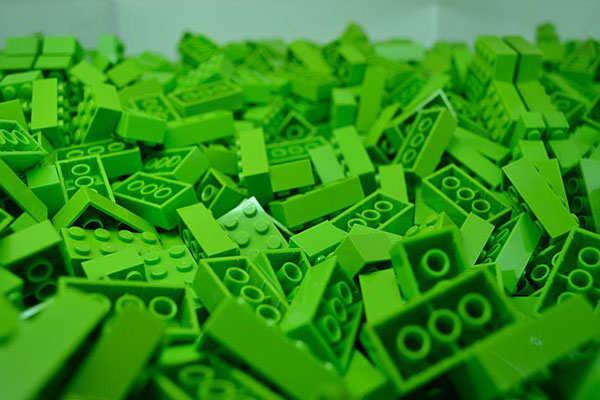 Пускат зелена серия LEGO, изцяло от естествени материали