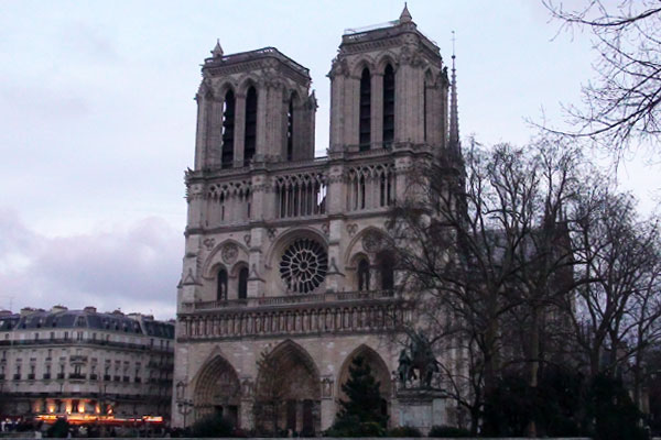 Парижката Света Богородица: Майката