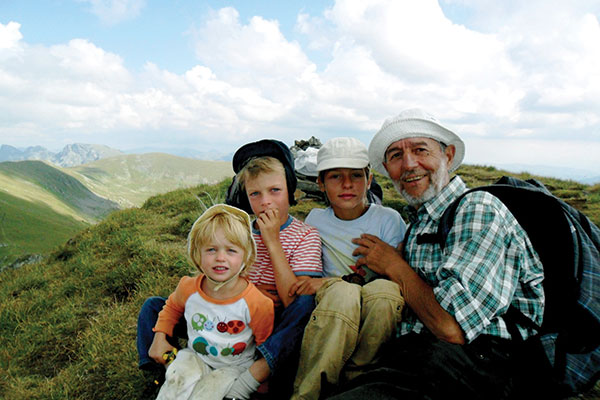 На планина с деца – наръчник с идеи и съвети за планински преходи с малки деца