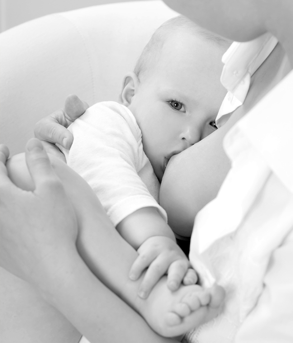кърма, бебе, съвършена храна за бебето, майчино мляко, кърмеща майка, кърмачка, бебе, коластра, имунитет на бебето, бебешки имунитет, имунитет