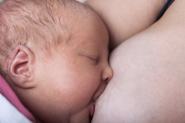 кърма, бебе, съвършена храна за бебето, майчино мляко, кърмеща майка, кърмачка, бебе, коластра, имунитет на бебето, бебешки имунитет, имунитет