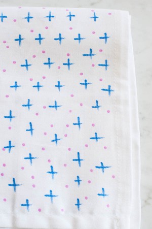 Fabric-Marker-Napkin-crosses