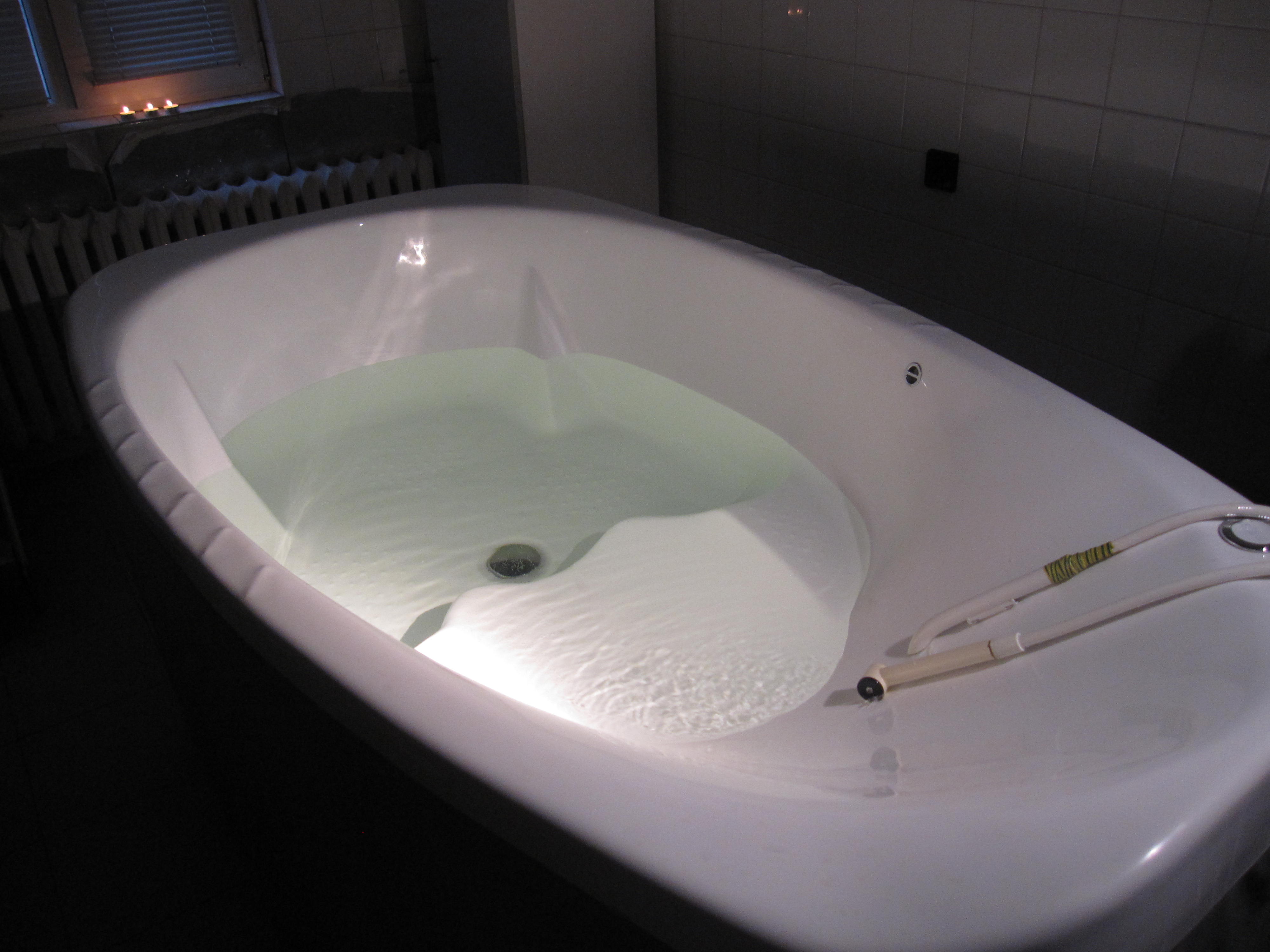 IMG_9274_The-Bathtub