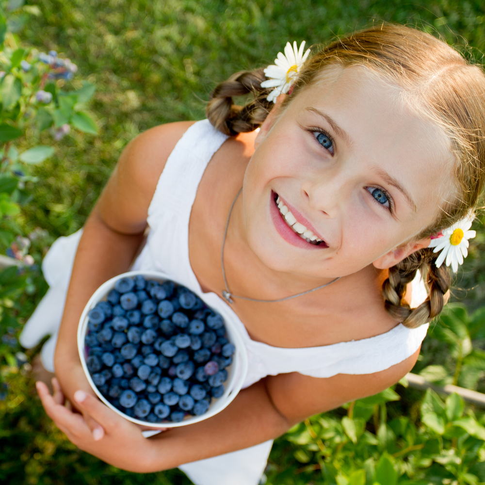 blackberries blue eyed girl