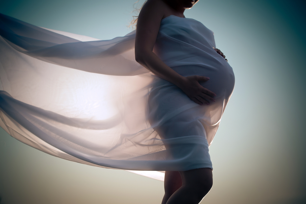 pregnant_white_veil