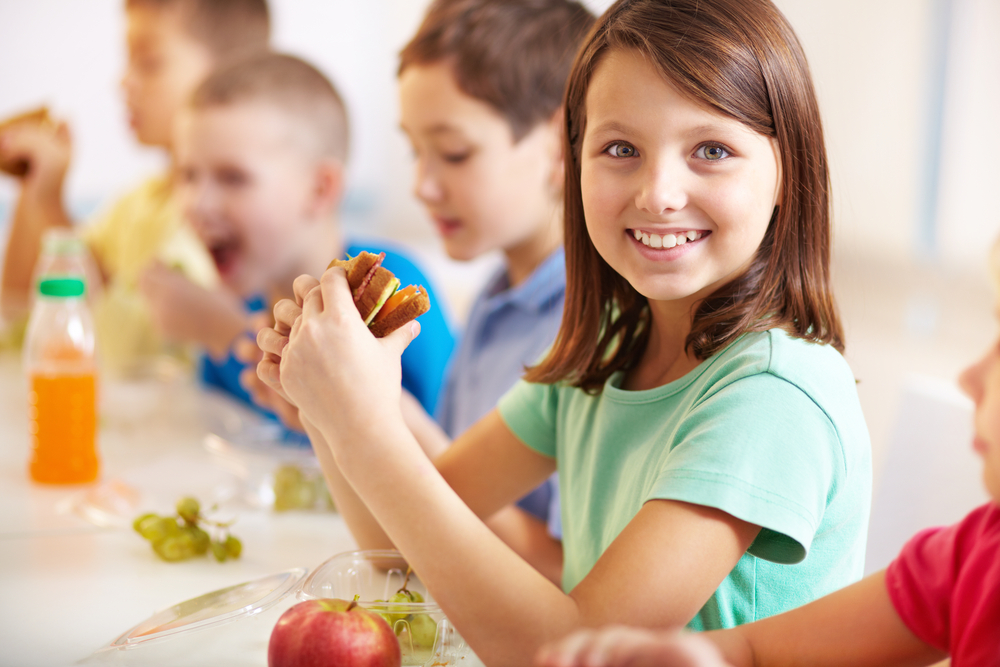 schoolkids_eating