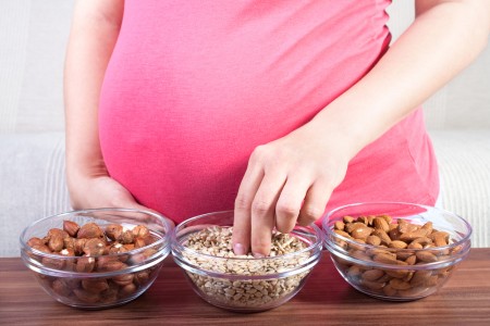 Как да не трупаме твърде много килограми по време на бременността