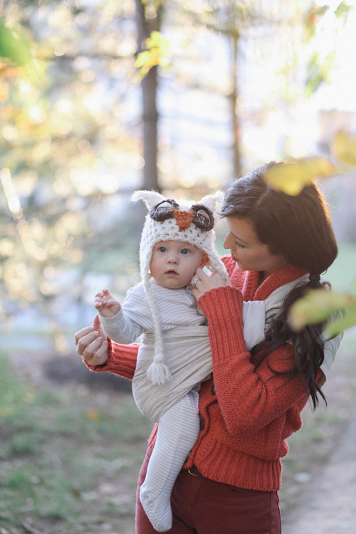 Носенето на бебето в слинг през есенните и зимните месеци
