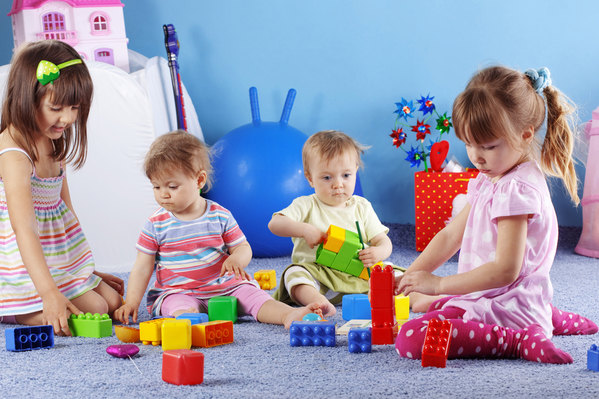 Шест основни принципа за игра с децата от 1 до 2 години