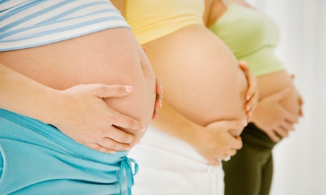 Бременността преди 16-годишна възраст да бъде инкриминирана, предложиха лекари