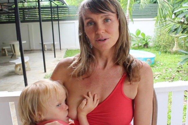Защо една майка се обяви в защита на продължителното кърмене