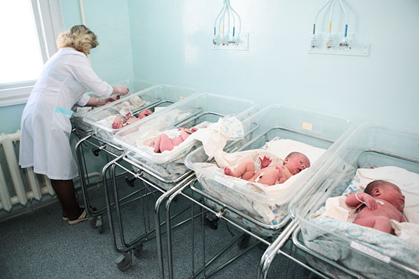 novorodeni-v-bolnica