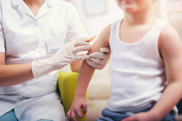 Германия обмисля глоби за родители, които не са ваксинирали децата си срещу морбили